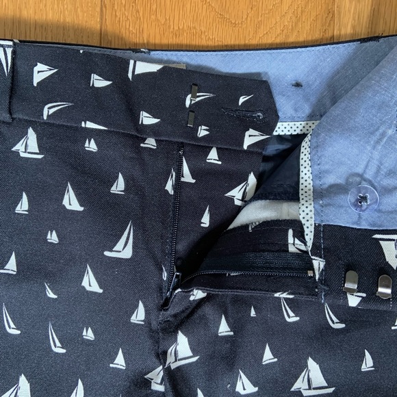 Banana Republic Black Printed Hampton Short - Picture 4 of 6